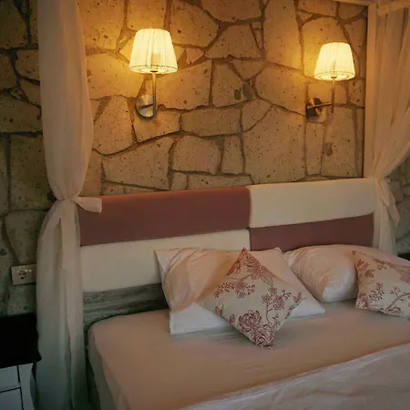 La Mira Guest house 3*